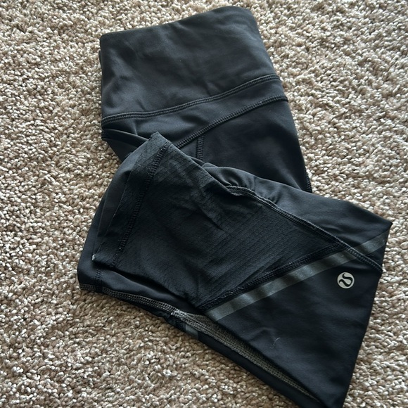 Lululemon crop leggingss - Picture 4 of 6